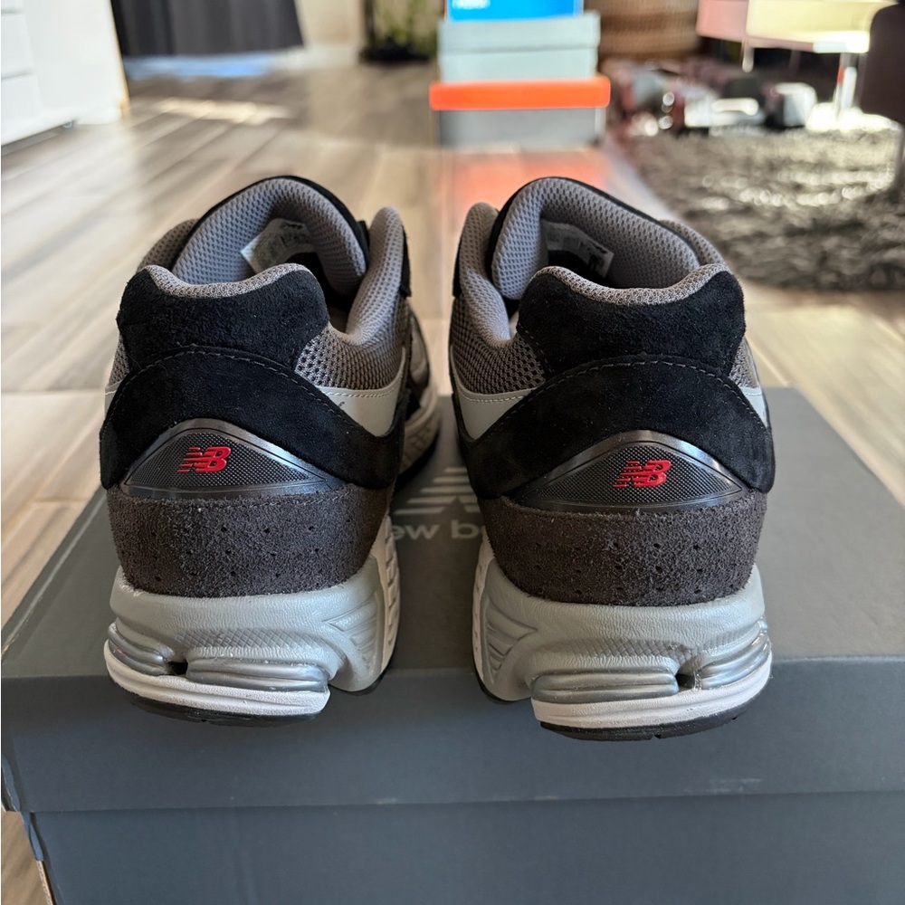 Men's New Balance 2002R Sneakers Shoes - Black Grey U2002RC - Picture 7 of 8